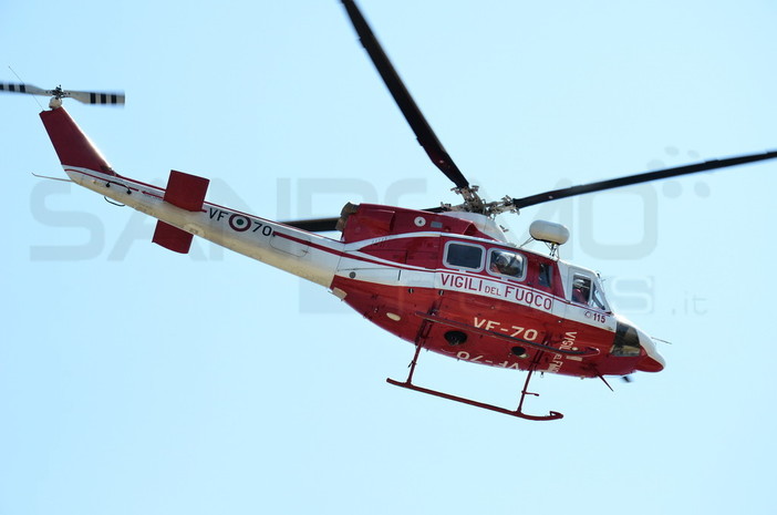 Colle della Melosa: bambina di 8 mesi cade e picchia con la testa, trasportata in elicottero al Gaslini Colle della Melosa: bambina di 8 mesi cade e picchia con la testa, trasportata in elicottero al Gaslini