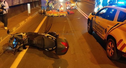 Incidente di ieri sera sull'Aurelia ai Balzi Rossi: entrambi in prognosi riservata i due frontalieri Incidente di ieri sera sull'Aurelia ai Balzi Rossi: entrambi in prognosi riservata i due frontalieri