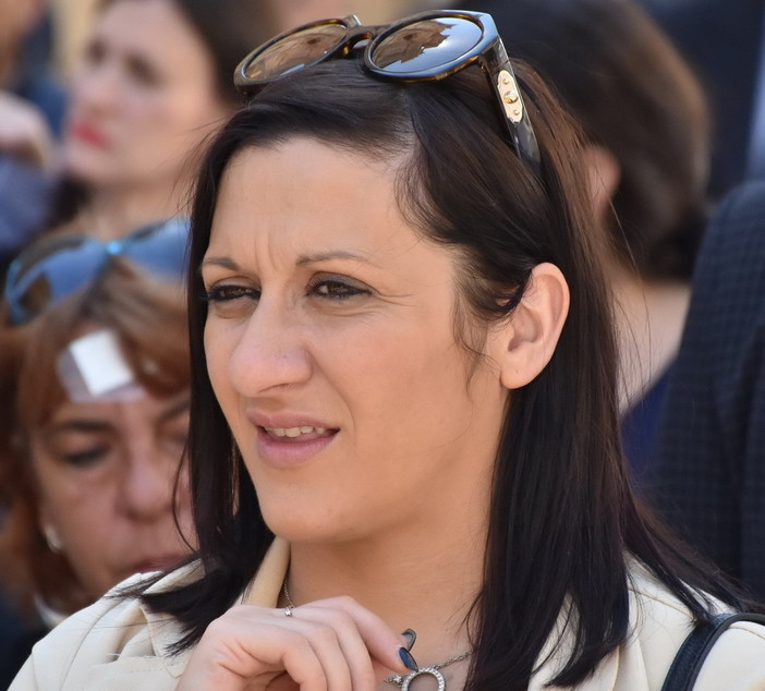 Veronica Russo (FdI): “Presto armadietti automatici nelle stazioni ferroviarie liguri, servizio utile per i turisti”