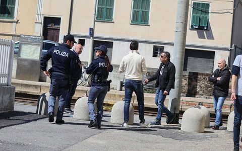 Ceriale, investimento mortale sui binari della ferrovia: morta una donna, traffico dei treni sospeso sulla Savona-Ventimiglia