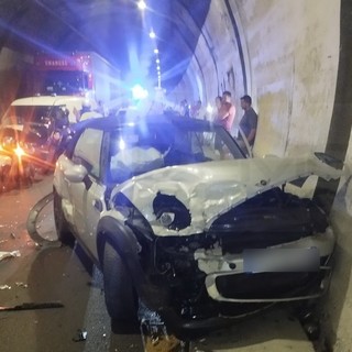 Incidente stamattina in galleria sulla A10 tra Bordighera e Ventimiglia: nessun ferito ma traffico in tilt (Foto) Incidente stamattina in galleria sulla A10 tra Bordighera e Ventimiglia: nessun ferito ma traffico in tilt (Foto)