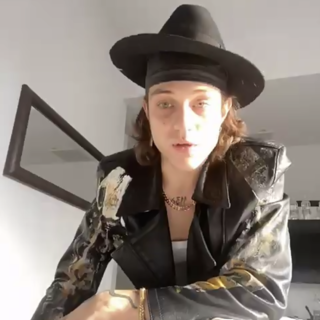 Irama in conferenza stampa streaming Irama in conferenza stampa streaming