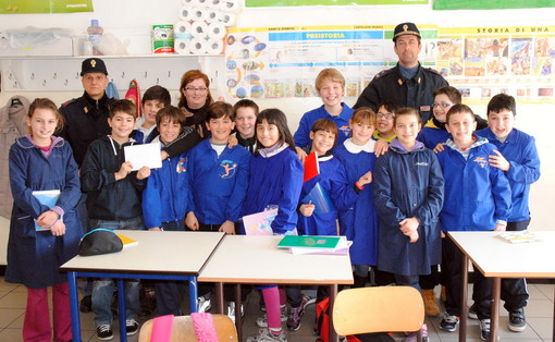 Ventimiglia: proseguono gli incontri della Polizia con le scuole del comprensorio