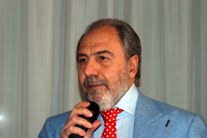 Sanremo: lunedì prossimo il giornalista Antonio Caprarica al 'Caffè Venezuela' Sanremo: lunedì prossimo il giornalista Antonio Caprarica al 'Caffè Venezuela'