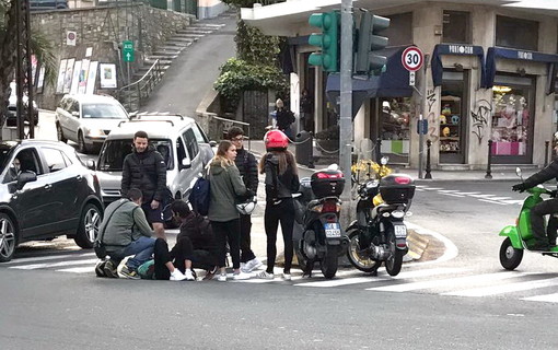 Sanremo: lieve incidente stradale all'incrocio tra via Padre Semeria e Corso Matuzia (Foto)