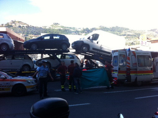 Ventimiglia: grave incidente sul lavoro a Roverino, un 60enne di Torino cade da una 'bisarca' ed è molto grave