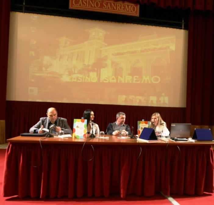 Casinò Sanremo: applausi per Stefano Bicocchi in arte Vito e Elisa Caimi al terzo incontri Libri da Gustare 2017 Casinò Sanremo: applausi per Stefano Bicocchi in arte Vito e Elisa Caimi al terzo incontri Libri da Gustare 2017