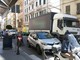 Sanremo: piccolo tamponamento in via Roma, automobilista &quot;Non mi muovo&quot; e scoppia il caos