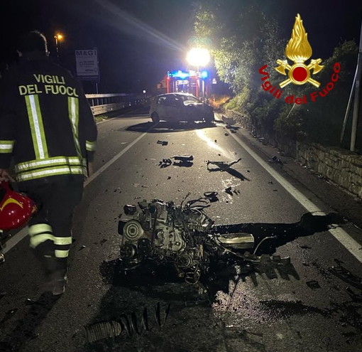 Imperia: incidente in nottata sulla statale 28, perde il controllo dell'auto e finisce contro il guard-rail (Foto) Imperia: incidente in nottata sulla statale 28, perde il controllo dell'auto e finisce contro il guard-rail (Foto)
