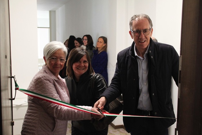 Il taglio del nastro Il taglio del nastro