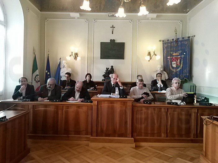 Imperia: terminato l'incontro sul futuro della Provincia di Imperia. Si ribadiscono le richieste alla Regione Liguria Imperia: terminato l'incontro sul futuro della Provincia di Imperia. Si ribadiscono le richieste alla Regione Liguria