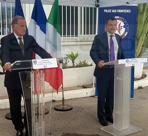 Il Direttore nazionale Immigrazione e Frontiera a Ventimiglia e Mentone: proseguono al confine le 'pattuglie miste' Il Direttore nazionale Immigrazione e Frontiera a Ventimiglia e Mentone: proseguono al confine le 'pattuglie miste'