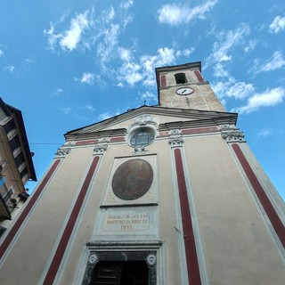 Isolabona: il presepe racconta il borgo fra tradizione, comunità e auguri attorno al fuoco della Notte di Natale