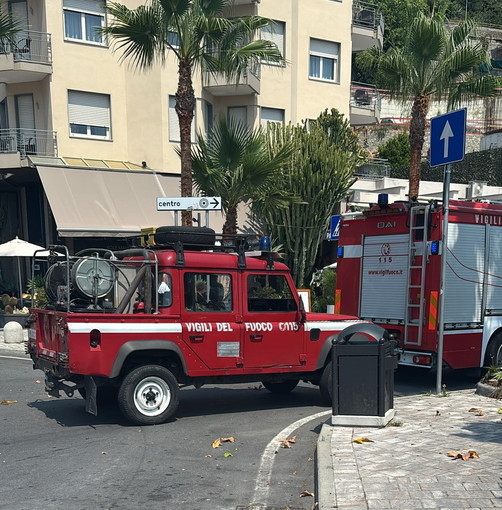 Ventimiglia: incidente sul lavoro in un cantiere di in passeggiata Marconi, 30enne gravemente ferito e soccorsi in atto