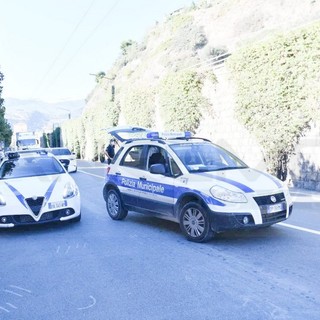 Ventimiglia: scontro tra due scooter in corso Genova, conducenti portati in ospedale con lievi ferite (Foto)