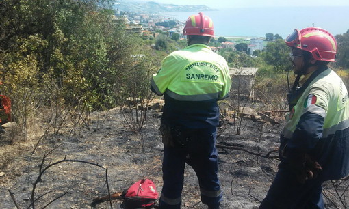 Sanremo: ripartito un piccolo focolaio dell'incendio di ieri in via Padre Semeria, subito spento dai soccorritori