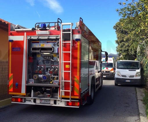 Riva Ligure: piccolo incendio e 41enne lievemente ustionato, intervento di Vigili del Fuoco e 118 Riva Ligure: piccolo incendio e 41enne lievemente ustionato, intervento di Vigili del Fuoco e 118