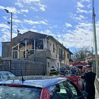 Tragedia sfiorata a Bordighera, appartamento in fiamme in via Pasteur  (Foto e video)