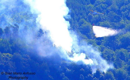 Sanremo: incendio nell'entroterra tra Bajardo ed Apricale alle spalle di Monte Bignone