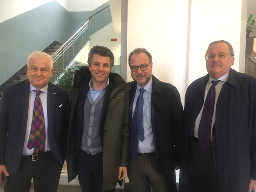 Imperia: due ore di incontro tra Forza Italia ed il Sindaco Scajola, Mulè "Siamo qui per andare incontro al civismo" (Video) Imperia: due ore di incontro tra Forza Italia ed il Sindaco Scajola, Mulè "Siamo qui per andare incontro al civismo" (Video)