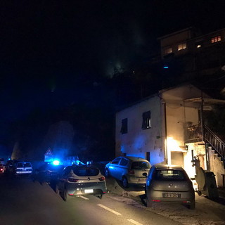 Ventimiglia: incendio ad un ricovero attrezzi in corso Limone Piemonte, intervento dei Vigili del Fuoco (Foto) Ventimiglia: incendio ad un ricovero attrezzi in corso Limone Piemonte, intervento dei Vigili del Fuoco (Foto)