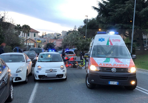 Sanremo: pedone investito da un'auto in via Lamarmora vicino all'Aurelia Bis, 53enne in gravi condizioni (Foto) Sanremo: pedone investito da un'auto in via Lamarmora vicino all'Aurelia Bis, 53enne in gravi condizioni (Foto)