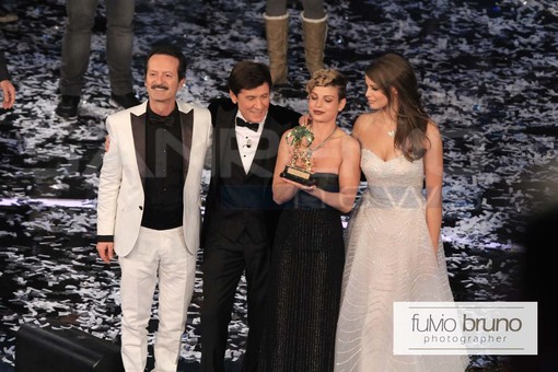 Festival 2012: Emma con “Non è l’inferno” va in paradiso e diventa la “Regina di Sanremo”