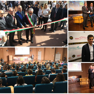 Taglio del nastro per l'edizione 14 del Video Festival Imperia, Runco: "Lavoro importante ripagato dall'affluenza dei ragazzi in sala" (Foto e video) Taglio del nastro per l'edizione 14 del Video Festival Imperia, Runco: "Lavoro importante ripagato dall'affluenza dei ragazzi in sala" (Foto e video)