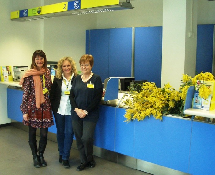 Imperia: una filiale in rosa di Poste Italiane, oggi #8marzo regalererà a tutte le donne un ramo di mimosa