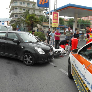 Vallecrosia: violento impatto auto-scooter in via Aprosio, ferito un 20enne