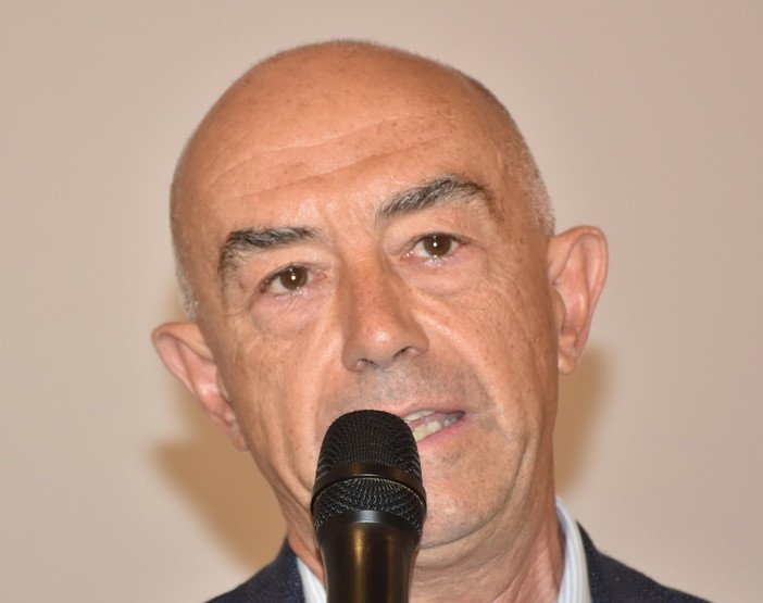 La campagna elettorale a Sanremo si infiamma: Mager "Informazioni false camuffate da sondaggio!"