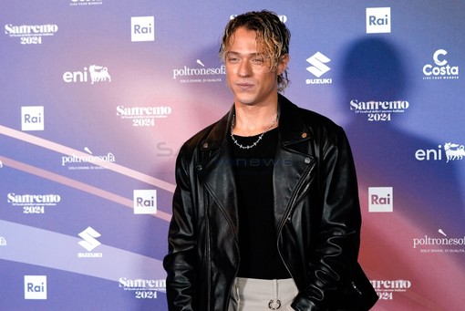 Irama con "Tu no" canta la mancanza: "Spero che le persone la possano fare loro"