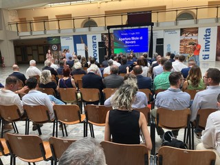 Alcuni momenti dell'inaugurazione tenuta oggi a Novara Alcuni momenti dell'inaugurazione tenuta oggi a Novara