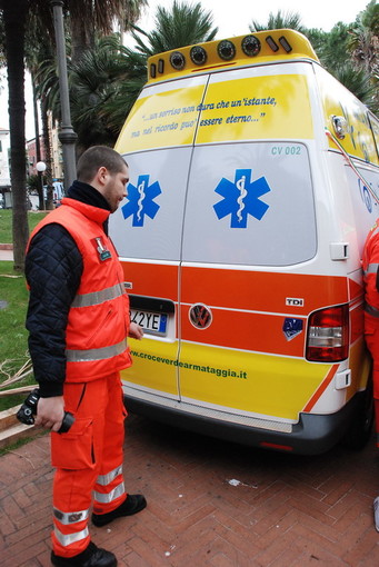 Carmo Langan: coppia belga scivola sull'asfalto, donna leggermente ferita Carmo Langan: coppia belga scivola sull'asfalto, donna leggermente ferita