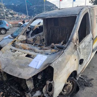 Ventimiglia: è un 'balordo' già noto alle forze dell'ordine l'uomo che ha appiccato gli incendi di stanotte