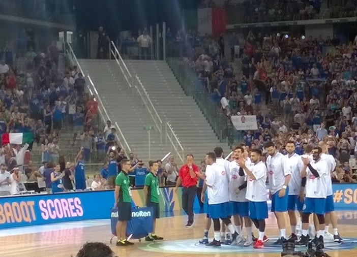 Nella foto di Marcello Boeri l'entrata in campo per il riscaldamento pre Italia-Croazia degli azzurri