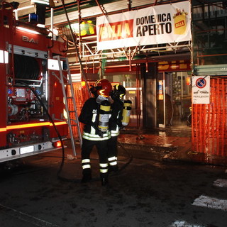 Ventimiglia: principio d'incendio al Billa di via Roma, evacuato un palazzo ma allarme poi rientrato Ventimiglia: principio d'incendio al Billa di via Roma, evacuato un palazzo ma allarme poi rientrato