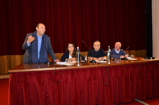 Sanremo: 350 studenti hanno incontrato Giovanni Impastato per parlare di mafia e legalità (Foto e Video)