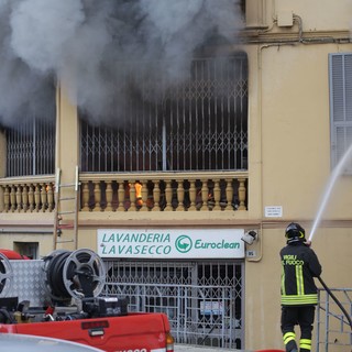 Sanremo: incendio di via Nino Bixio, stanno bene i tre intossicati, due appartamenti sono inagibili