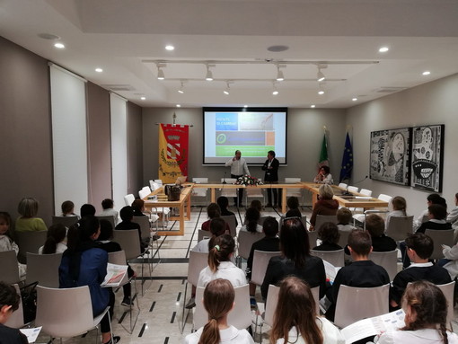 Cipressa: ieri l'incontro con i bambini delle Elementari sulla differenziata, alunni preparatissimi (Foto) Cipressa: ieri l'incontro con i bambini delle Elementari sulla differenziata, alunni preparatissimi (Foto)