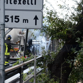 San Lorenzo al Mare: camion a fuoco sull'autostrada in direzione Francia, traffico nuovamente bloccato San Lorenzo al Mare: camion a fuoco sull'autostrada in direzione Francia, traffico nuovamente bloccato
