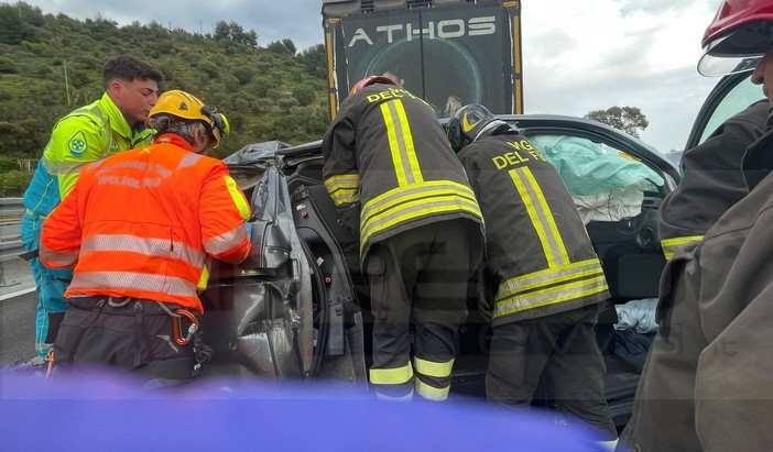 Incidente mortale in A10 tra Sanremo e Taggia: riaperta in serata l'autostrada, indagini in corso