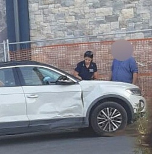 Sanremo: scontro auto-moto al confine con Ospedaletti, 27enne trasportato al pronto soccorso Sanremo: scontro auto-moto al confine con Ospedaletti, 27enne trasportato al pronto soccorso