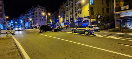 Sanremo: incidente alla rotonda di via Martiri, 57enne ferito e trasportato in ospedale (Foto)