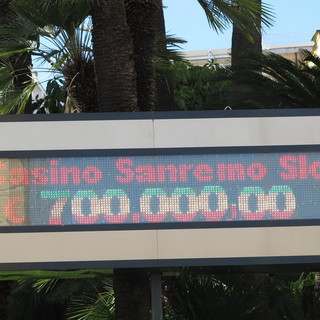 Il Jackpot a 700mila euro netti Il Jackpot a 700mila euro netti