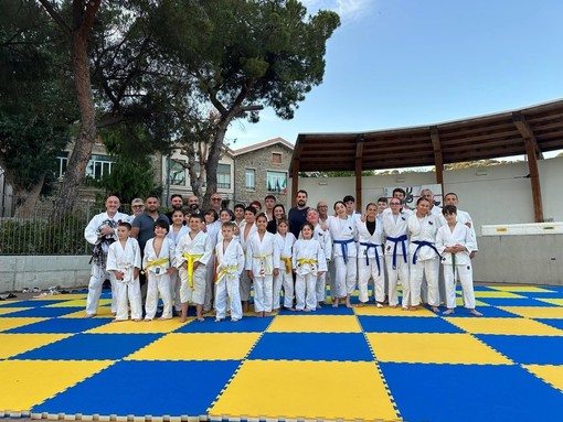 Un pomeriggio all'insegna dello sport, dell'educazione e della crescita personale: 'Judo in piazza' anima Vallecrosia al Mare (Foto) Un pomeriggio all'insegna dello sport, dell'educazione e della crescita personale: 'Judo in piazza' anima Vallecrosia al Mare (Foto)