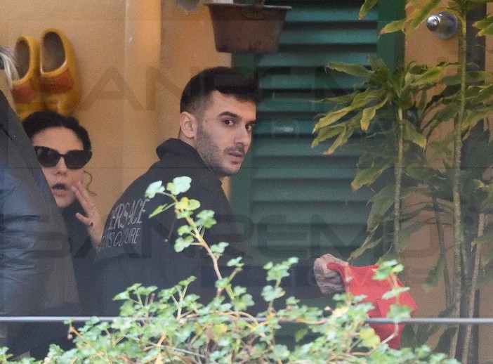 #Sanremo2020: "Il rapper istiga la violenza verso le donne", torinese querela Junior Cally, Amadeus e la Rai