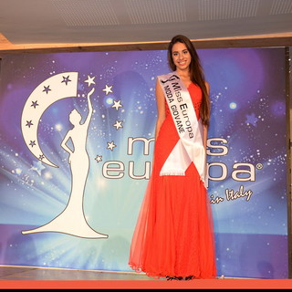 Al conorso Miss Europa in Italy, la 16enne Jacqueline Giudice di Bordighera conquista la fascia di Miss Moda Giovane