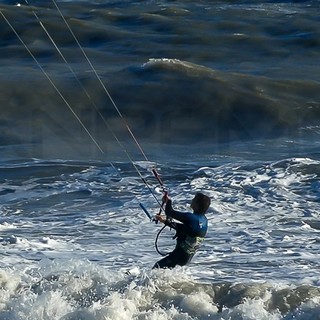 Riva Ligure: come negli ultimi tre anni torna anche per il 2023 il 'corridoio' per il Kite surf Riva Ligure: come negli ultimi tre anni torna anche per il 2023 il 'corridoio' per il Kite surf