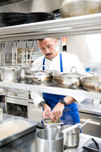 Ventimiglia: lo chef Enrico Marmo lascia i Balzi Rossi